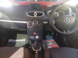 2010 RENAULT CLIO III 1.6 DYNAMIQUE FOR SALE AT TRIO MOTORS TZANEEN IN LIMPOPO