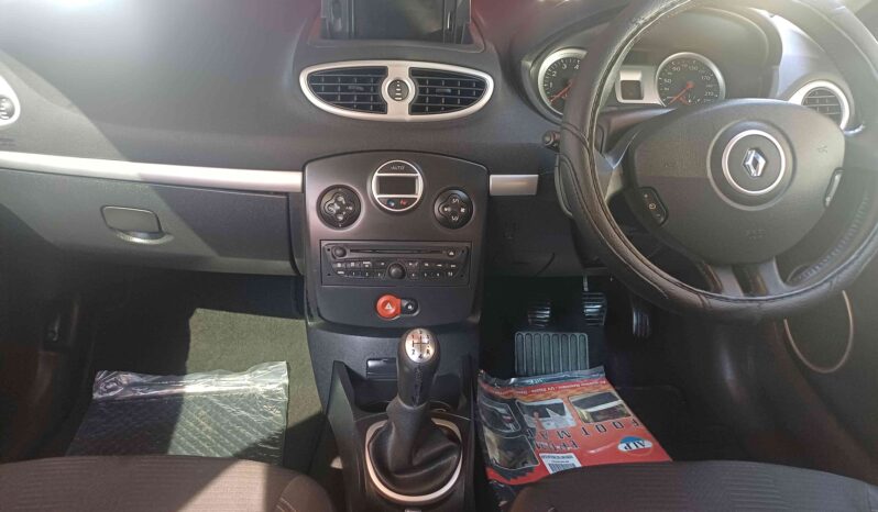 2010 RENAULT CLIO III 1.6 DYNAMIQUE FOR SALE AT TRIO MOTORS TZANEEN IN LIMPOPO