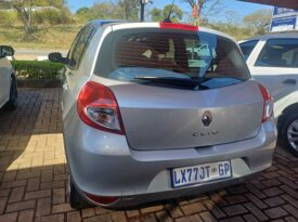 2010 RENAULT CLIO III 1.6 DYNAMIQUE FOR SALE AT TRIO MOTORS TZANEEN IN LIMPOPO
